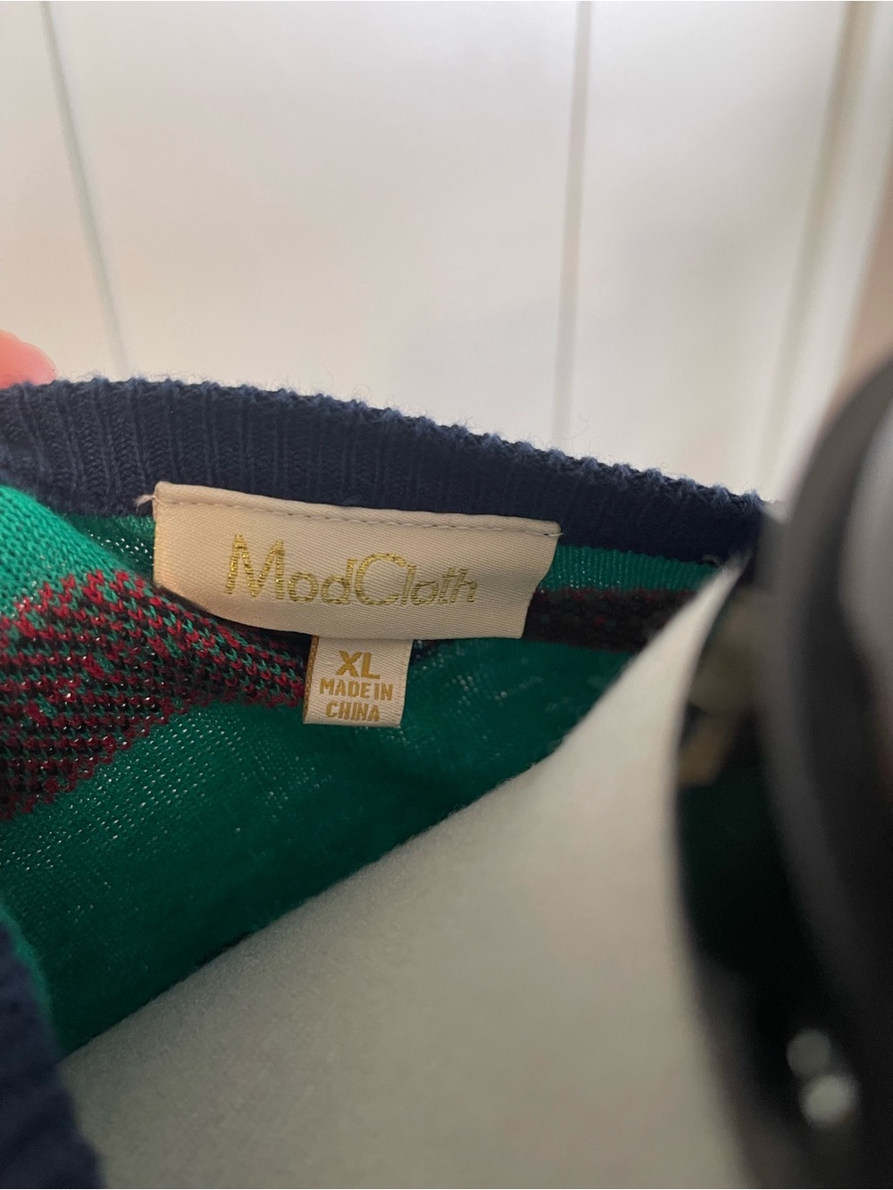 EUC Modcloth Size XL Watermelon V neck cardigan. - Picture 4 of 4